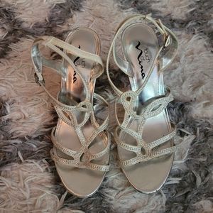 Touch of Nina Silver heels 8.5